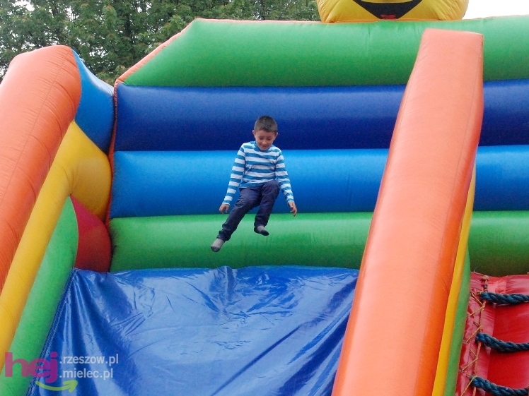 Powiatowy Festyn Rodzinny w Mielcu - część 1