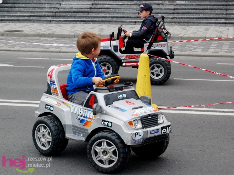Powiatowy Festyn Rodzinny w Mielcu - część 1