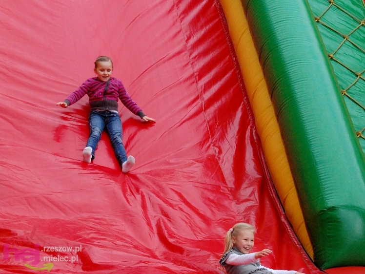 Powiatowy Festyn Rodzinny w Mielcu - część 1
