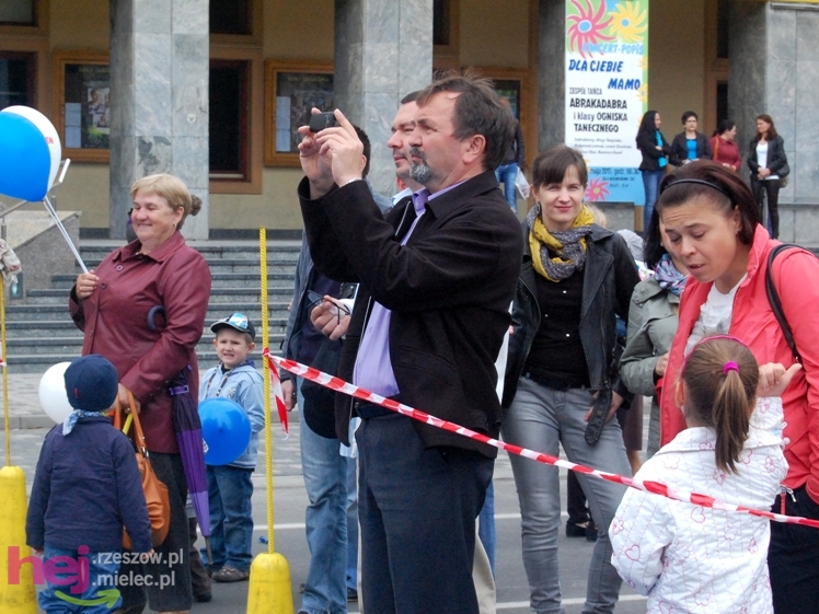 Powiatowy Festyn Rodzinny w Mielcu - część 1