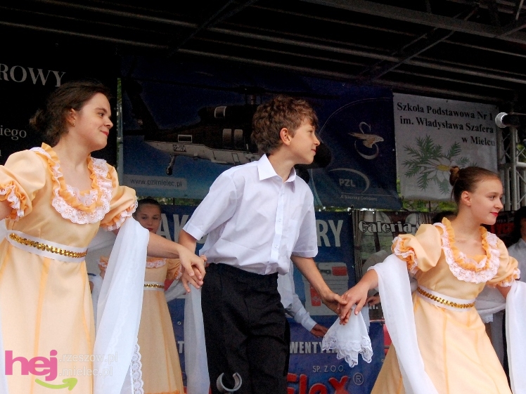 Powiatowy Festyn Rodzinny w Mielcu - część 1