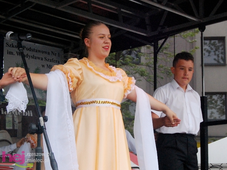 Powiatowy Festyn Rodzinny w Mielcu - część 1