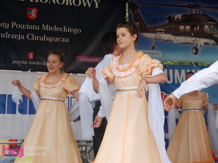 Powiatowy Festyn Rodzinny w Mielcu - część 1