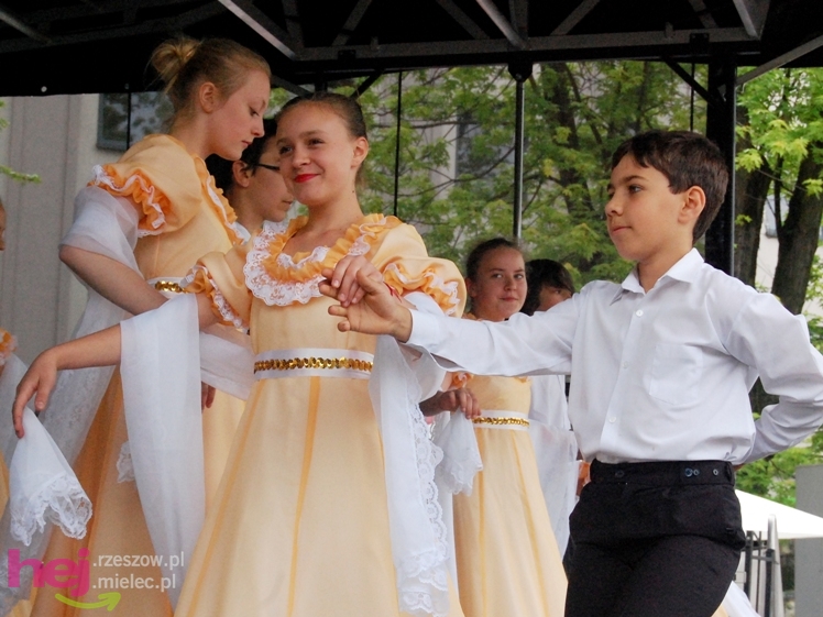 Powiatowy Festyn Rodzinny w Mielcu - część 1