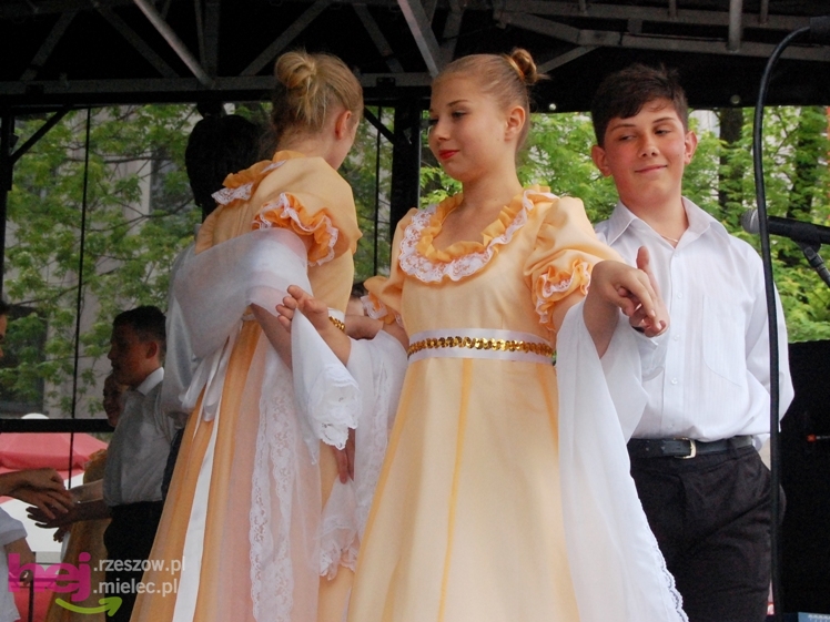 Powiatowy Festyn Rodzinny w Mielcu - część 1