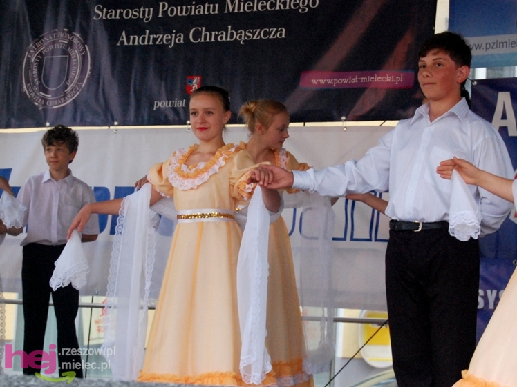 Powiatowy Festyn Rodzinny w Mielcu - część 1