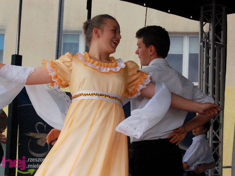 Powiatowy Festyn Rodzinny w Mielcu - część 1