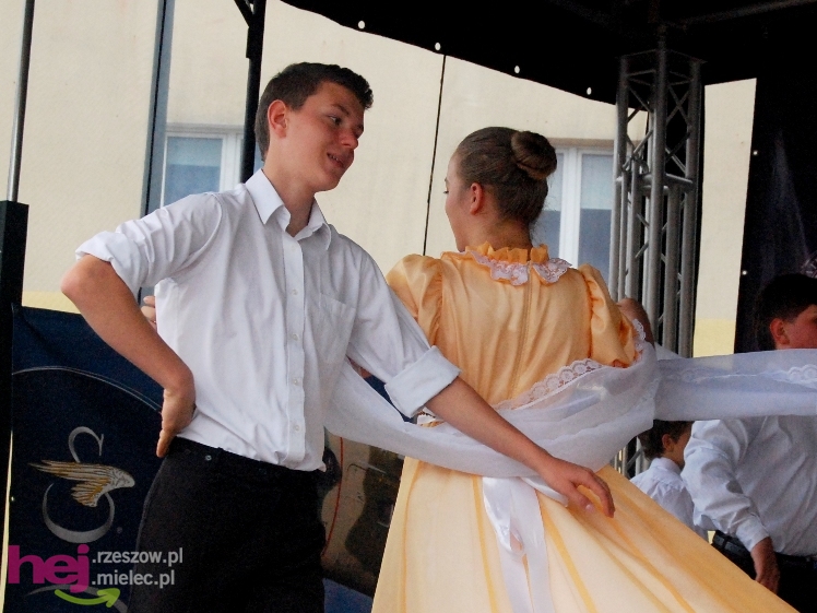 Powiatowy Festyn Rodzinny w Mielcu - część 1