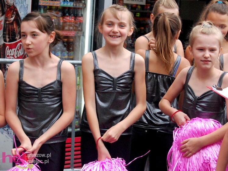 Powiatowy Festyn Rodzinny w Mielcu - część 1