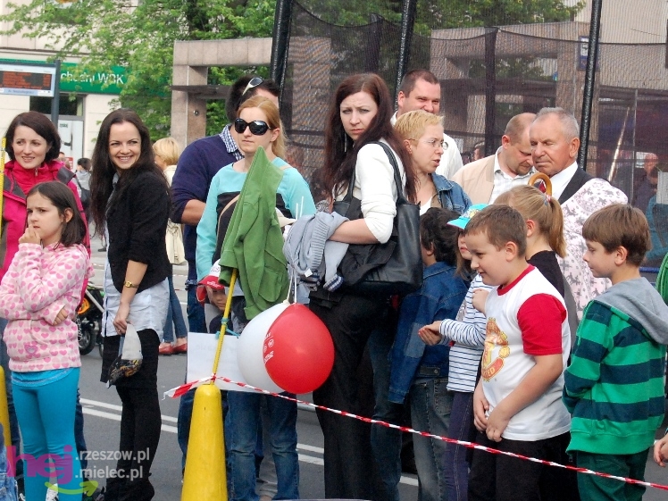 Powiatowy Festyn Rodzinny w Mielcu - część 2