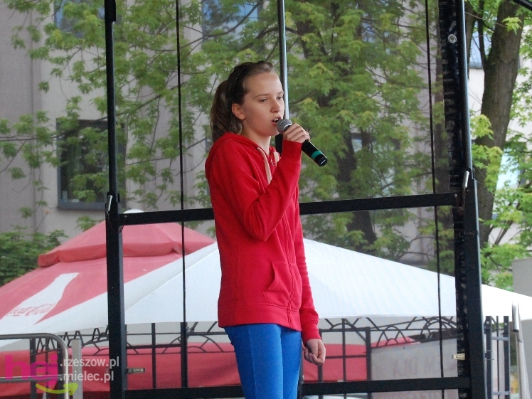 Powiatowy Festyn Rodzinny w Mielcu - część 2