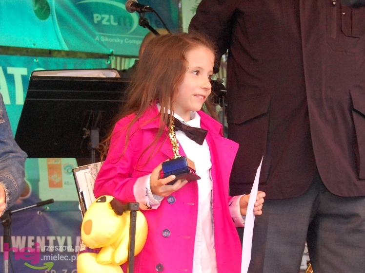 Powiatowy Festyn Rodzinny w Mielcu - część 2