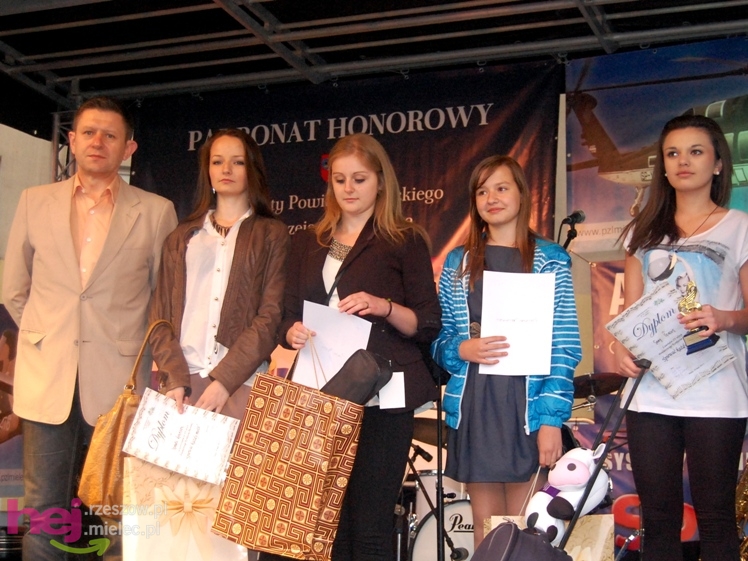 Powiatowy Festyn Rodzinny w Mielcu - część 2