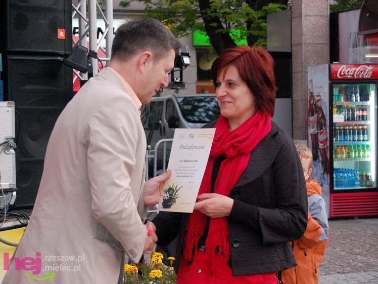 Powiatowy Festyn Rodzinny w Mielcu - część 2