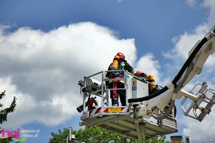 Ćwiczenia strażaków PSP w budynku OREW