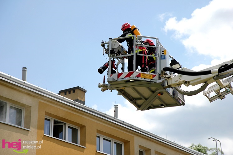 Ćwiczenia strażaków PSP w budynku OREW