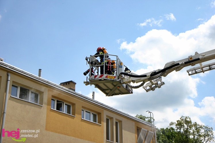 Ćwiczenia strażaków PSP w budynku OREW