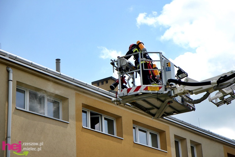 Ćwiczenia strażaków PSP w budynku OREW