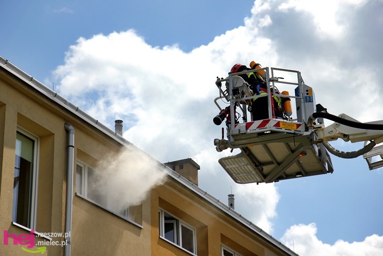 Ćwiczenia strażaków PSP w budynku OREW