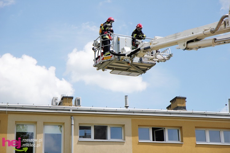 Ćwiczenia strażaków PSP w budynku OREW