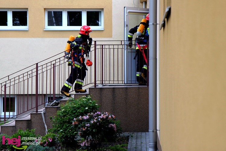 Ćwiczenia strażaków PSP w budynku OREW