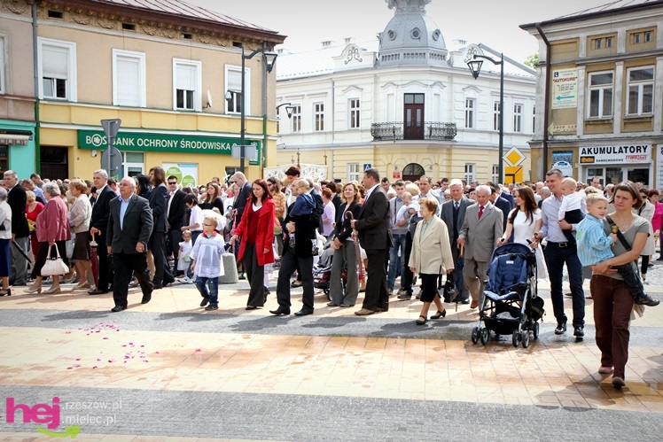 Procesja Bożego Ciała ulicami starego miasta