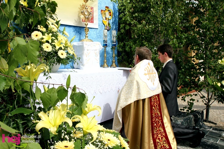 Procesja Bożego Ciała ulicami starego miasta