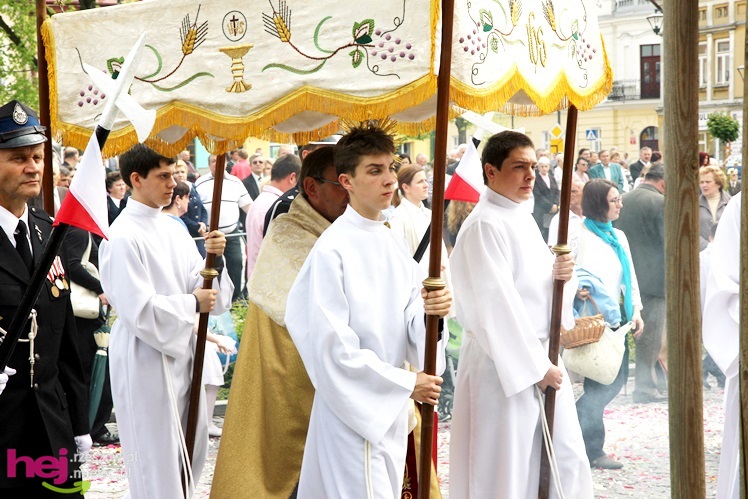 Procesja Bożego Ciała ulicami starego miasta