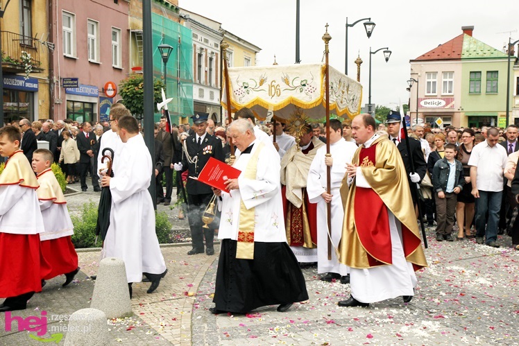 Procesja Bożego Ciała ulicami starego miasta
