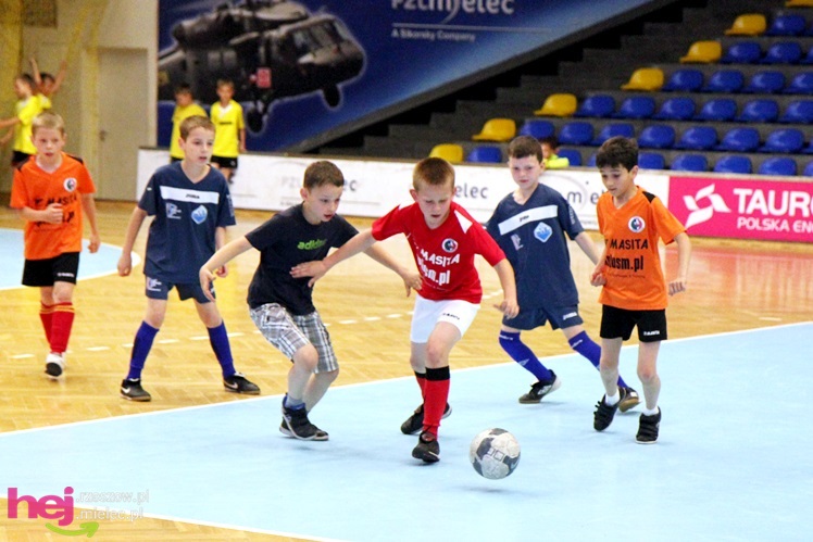 Piłkarski turniej na Dzień dziecka