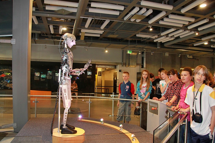 Uczniowie z Wadowic Dolnych i Izbisk na wycieczce w Warszawie