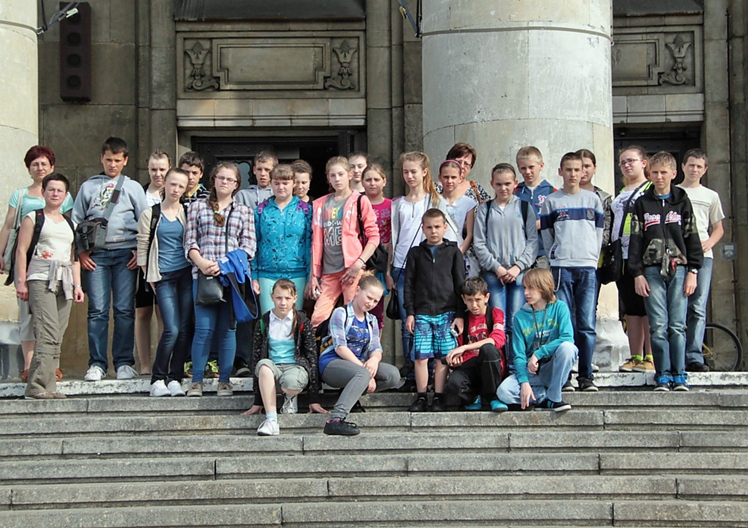 Uczniowie z Wadowic Dolnych i Izbisk na wycieczce w Warszawie