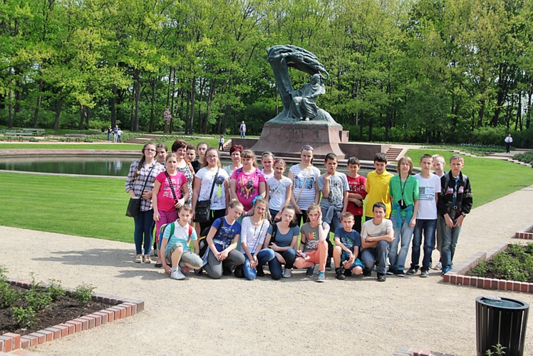 Uczniowie z Wadowic Dolnych i Izbisk na wycieczce w Warszawie