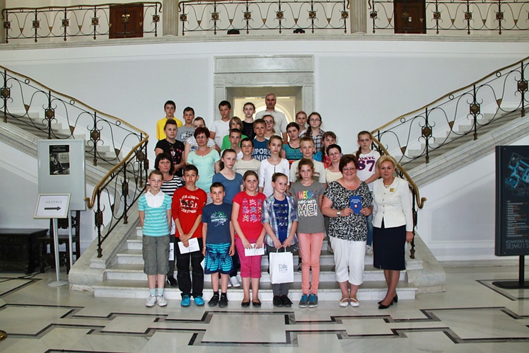 Uczniowie z Wadowic Dolnych i Izbisk na wycieczce w Warszawie