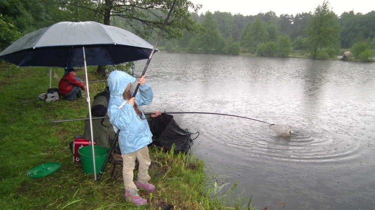 Wędkarski Dzień Dziecka: przyjechał marszałek województwa i poseł na Sejm