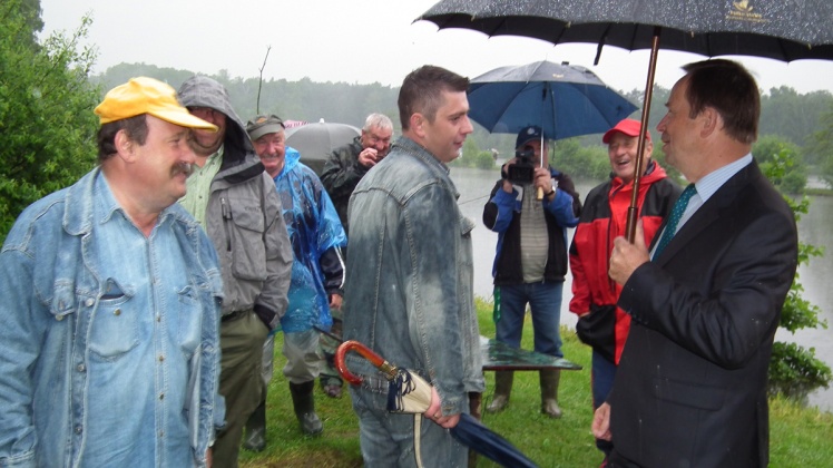 Wędkarski Dzień Dziecka: przyjechał marszałek województwa i poseł na Sejm