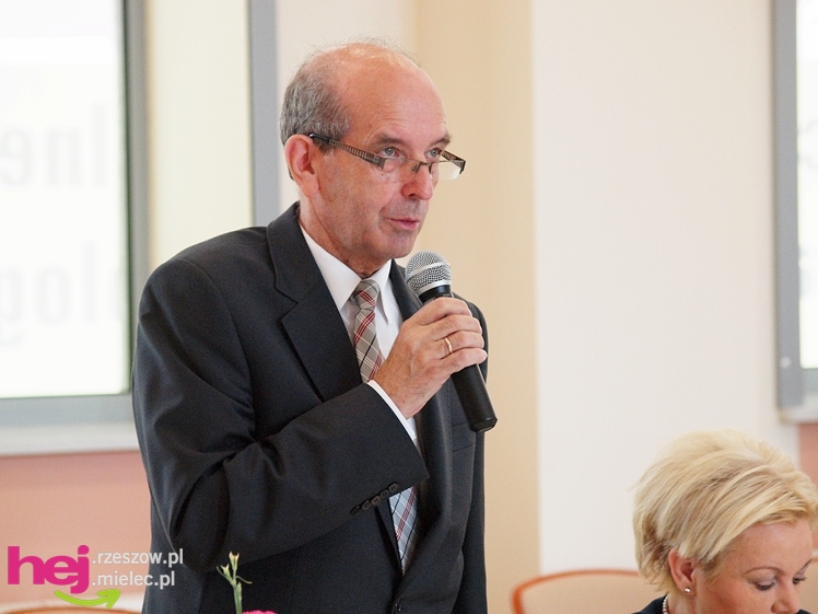 Minister od kolei wskazuje jak remontować mielecką linię kolejową