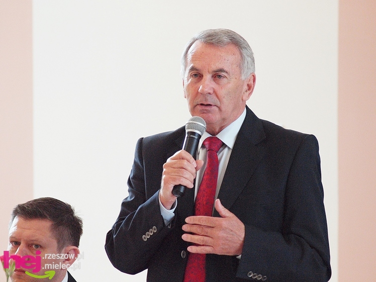 Minister od kolei wskazuje jak remontować mielecką linię kolejową