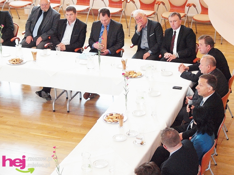 Minister od kolei wskazuje jak remontować mielecką linię kolejową