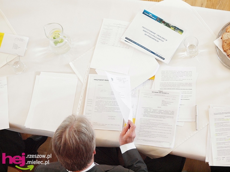 Minister od kolei wskazuje jak remontować mielecką linię kolejową