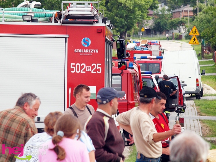 Podtopienia po nocnej ulewie. Problemy w Trześni, Ławnicy, Czajkowej i okolicy