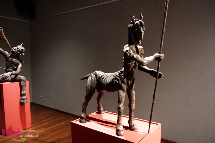 ?Bestiariusz Myśliwca? - wystawa rzeźby Marcina Myśliwca