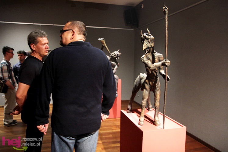 ?Bestiariusz Myśliwca? - wystawa rzeźby Marcina Myśliwca
