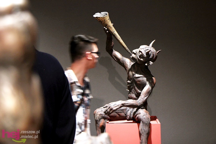 ?Bestiariusz Myśliwca? - wystawa rzeźby Marcina Myśliwca