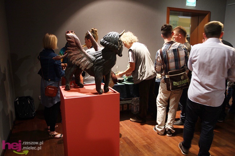 ?Bestiariusz Myśliwca? - wystawa rzeźby Marcina Myśliwca