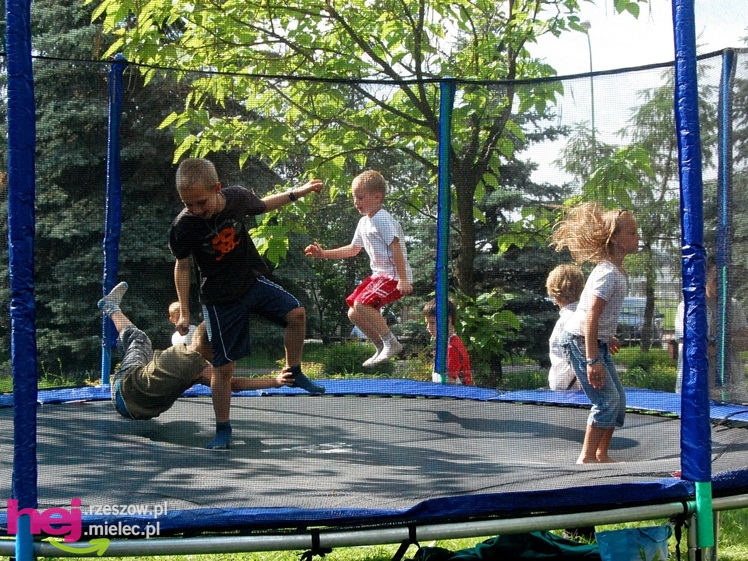 Tłumy na plantach. Słoneczna pogoda i cyrkowe atrakcje