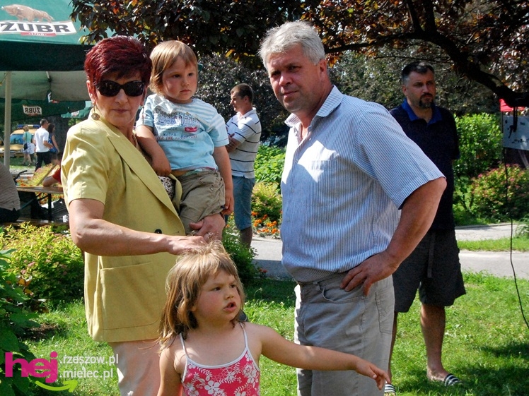 Tłumy na plantach. Słoneczna pogoda i cyrkowe atrakcje