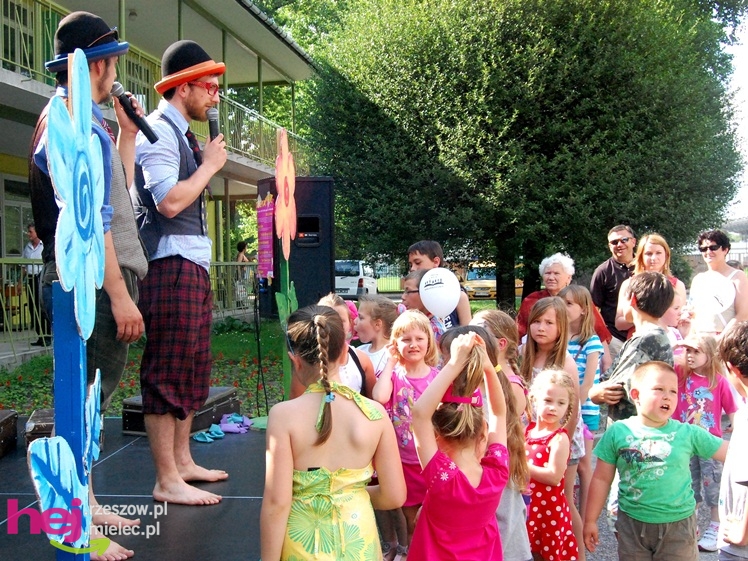 Tłumy na plantach. Słoneczna pogoda i cyrkowe atrakcje