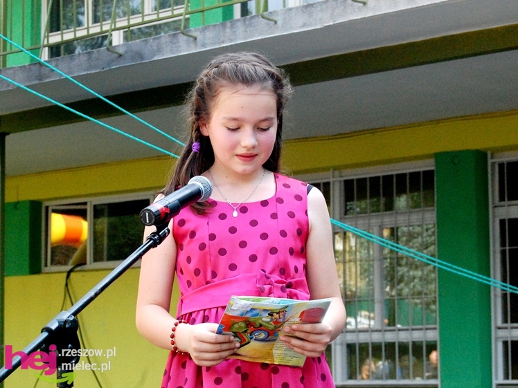 Tłumy na plantach. Słoneczna pogoda i cyrkowe atrakcje