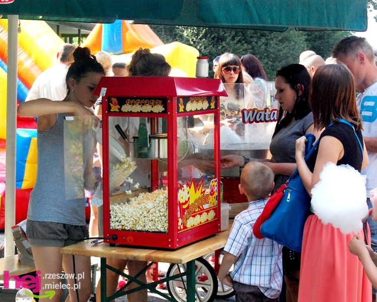 Tłumy na plantach. Słoneczna pogoda i cyrkowe atrakcje